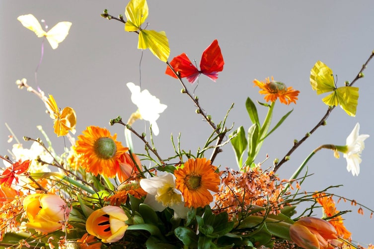Bllumen, Frühlingsblumen, Schnittblumen, Papier, basteln mit Papier, Papierschmetterlinge, selbermachen, Deko-Ideen