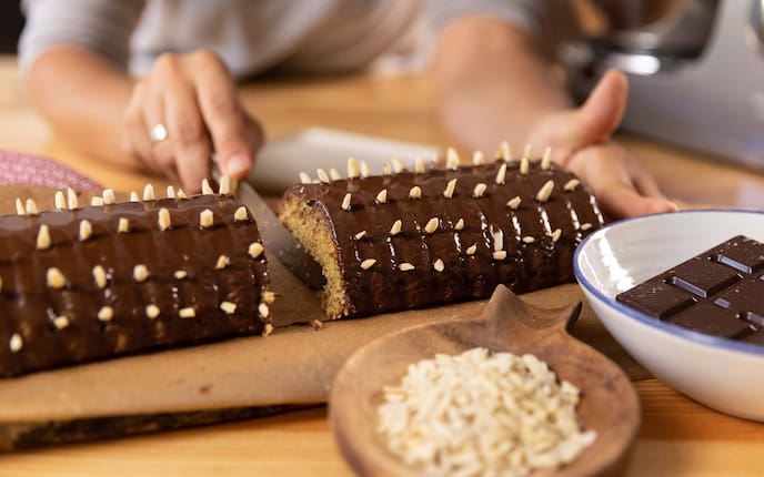 Rehrücken, Christina Bauer, Kuchen aufschneiden