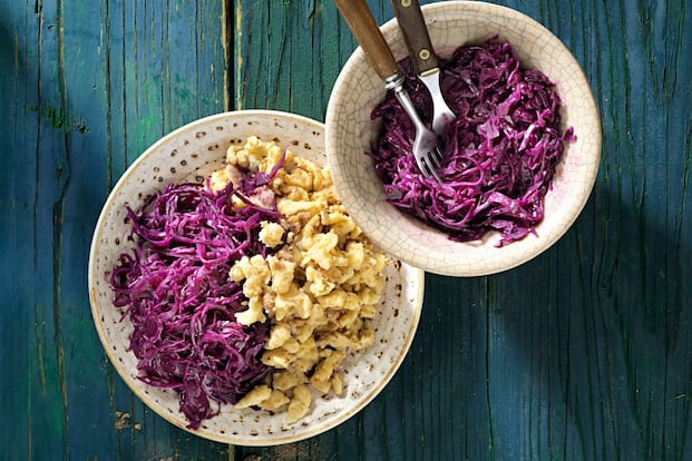 Blaukraut mit Maroni-Knöpfle - 1:30 h - Rezept - Servus