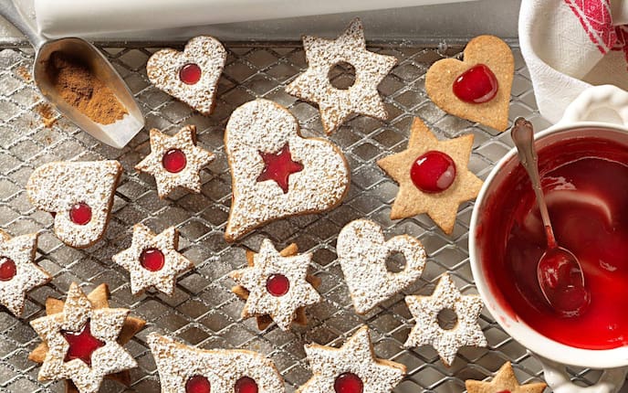 Kekse, Plätzchen, Weihnachtskekse, Weihnachtsplätchen, Sterne, Herzen, Marmelade, Zimt, Staubzucker, Servus Rezept