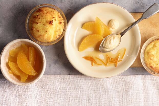 Warmer Safran-Grießkuchen mit Orangenschaum - 1:03 h - Rezept - Servus