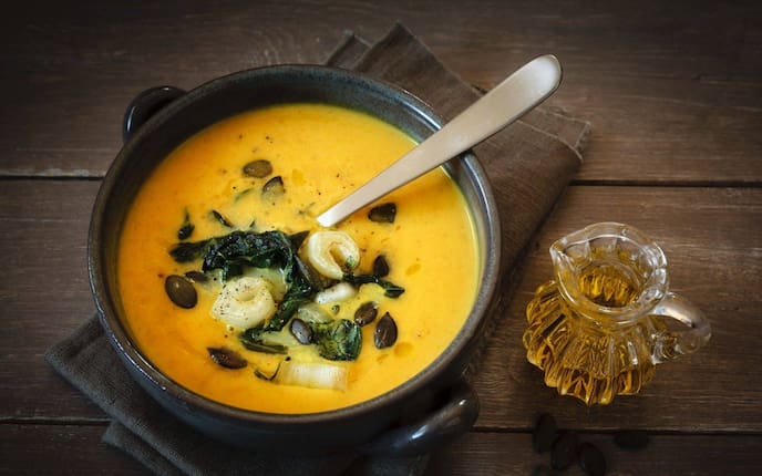 Karfiolcremesuppe mit Karamell-Croutons - 0:45 h - Rezept - Servus