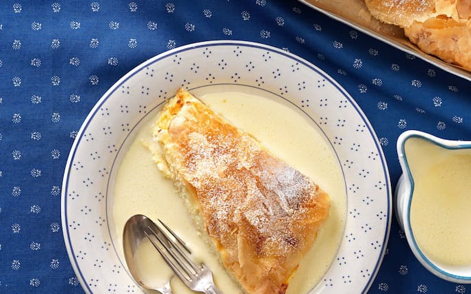 Millirahmstrudel mit Ribiseln - 2:00 h - Rezept - Servus