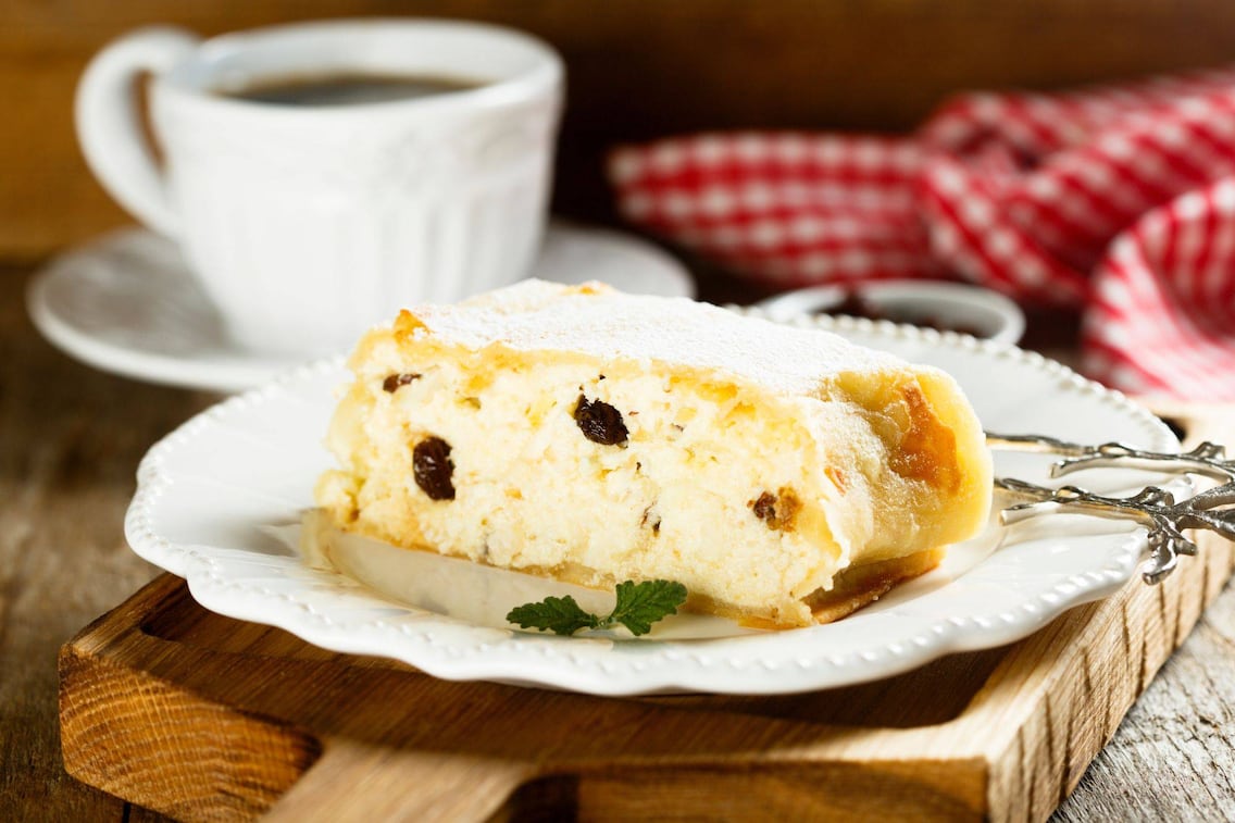 Topfenstrudel mit Rosinen von Köchin Paula Bründl