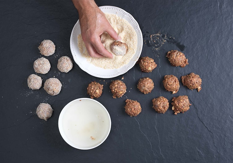 Gebackene Leberknödel - 1:00 h - Rezept - Servus