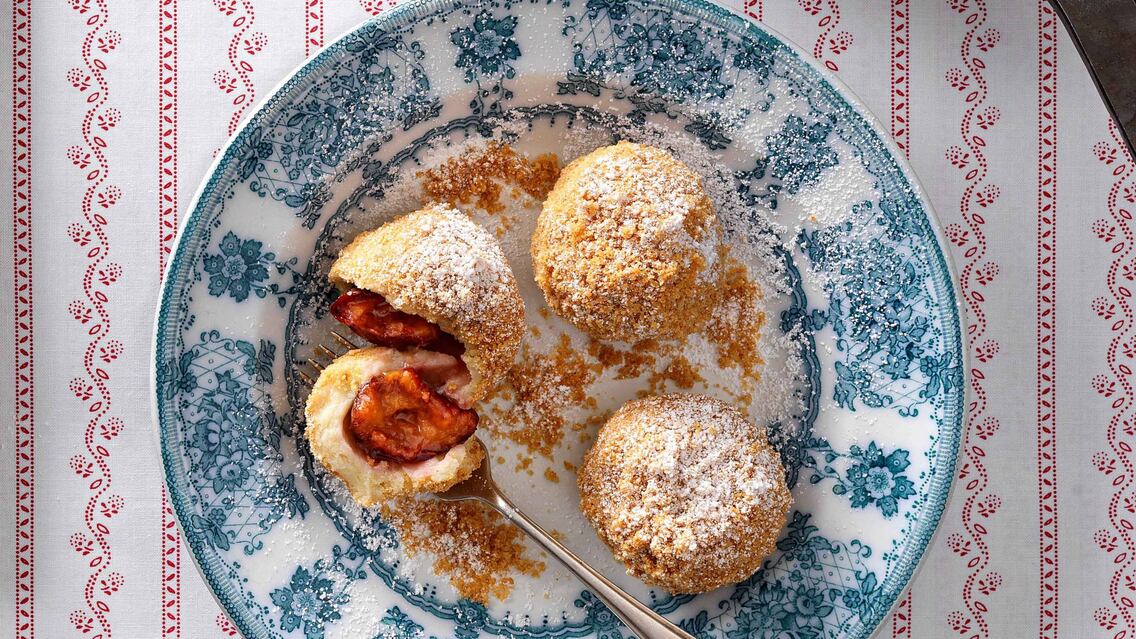 Zwetschkenknödel - Rezept - Servus